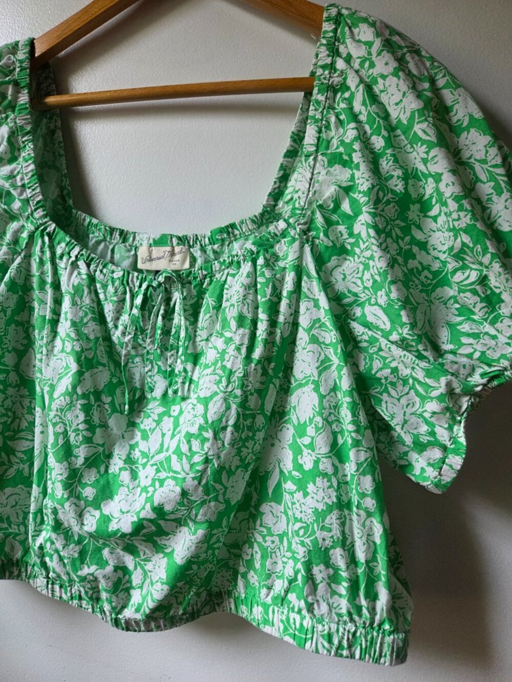 LIKE NEW UNIVERSAL THREAD FLORAL PEASANT STYLE TOP SIZE XL - Picture 4 of 11